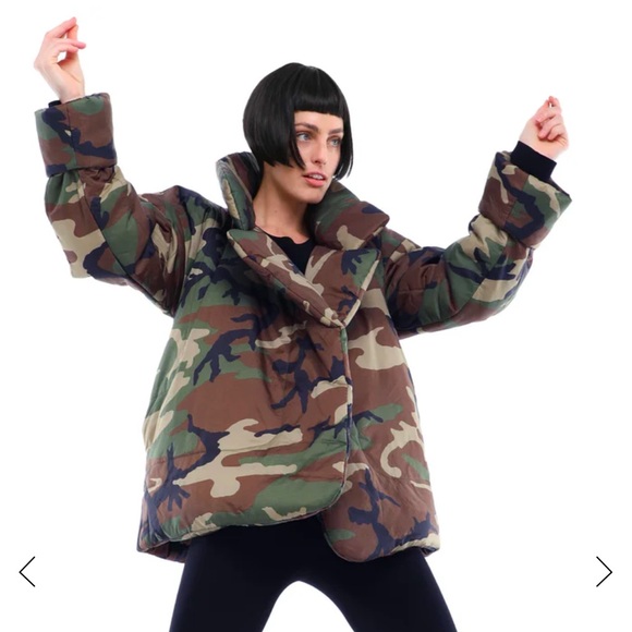 NORMA KAMALI CAMO SLEEPING BAG JACKET XS/S BNWOT - Picture 2 of 7